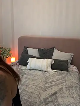 HotLdyllic online show from 11, 4, 2026