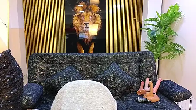 malen fitnessmilf online show from 2, 3, 2026