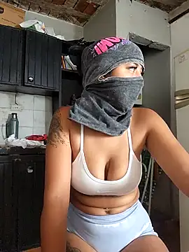 Snapshot of Zulema_cba chatting on 18, 11, 2025 Zulema cba online show from 18, 11, 2025