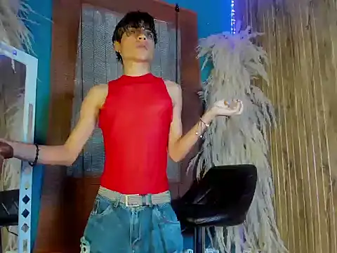 Snapshot of Leo_Glow chatting on 18, 12, 2025 Leo Glow online show from 18, 12, 2025