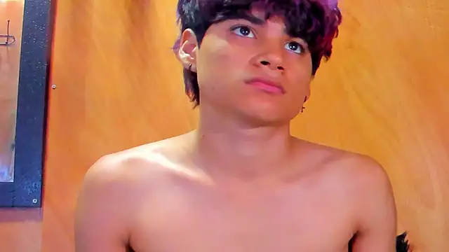 Snapshot of Leo_Glow chatting on 11, 2, 2026 Leo Glow online show from 11, 2, 2026