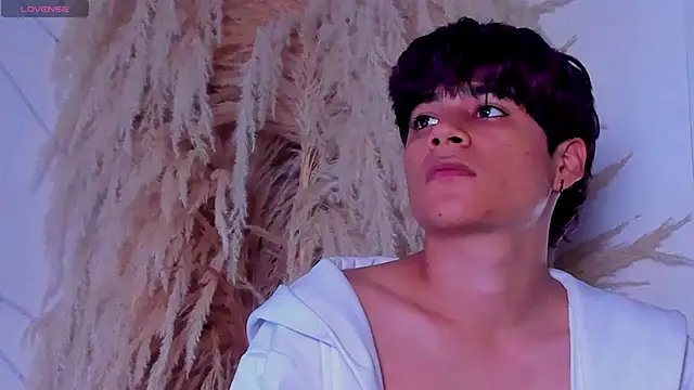 Snapshot of Leo_Glow chatting on 14, 2, 2026 Leo Glow online show from 14, 2, 2026