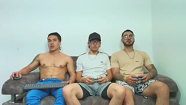 Snapshot of thebadboys05 chatting on 9, 1, 2026 thebadboys05 online show from 9, 1, 2026