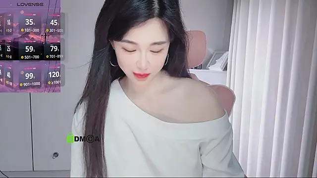Snapshot of YunShan-33 chatting on 22, 5, 2026 YunShan-33 online show from 22, 5, 2026