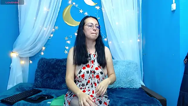 Lauryn Jones online show from 25, 11, 2025