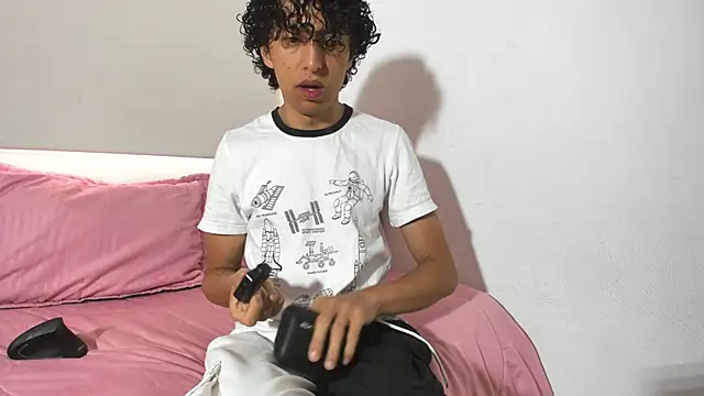 Snapshot of saint_dark chatting on 1, 12, 2025 saint dark online show from 1, 12, 2025