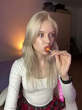 Snapshot of _ScarlettSky_ chatting on 1, 11, 2025  ScarlettSky  online show from 1, 11, 2025