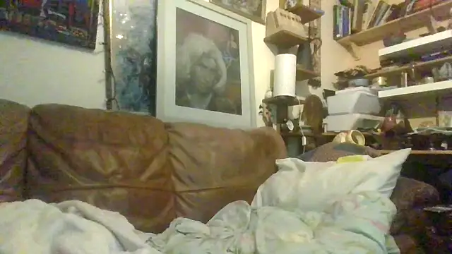 jigglethaypussi online show from 4, 2, 2026