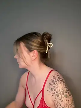 LisaFreierxx online show from 12, 4, 2026