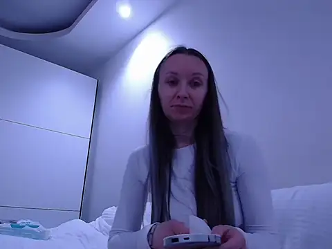 Snapshot of AngelikKay chatting on 4, 11, 2025 AngelikKay online show from 4, 11, 2025