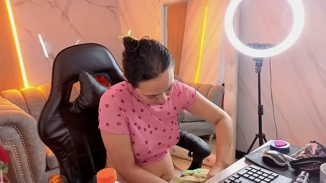 gabriella storm tf online show from 14, 4, 2026