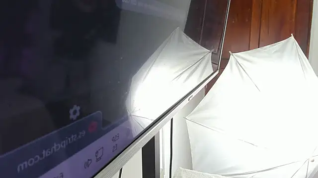 kendra london online show from 13, 4, 2026