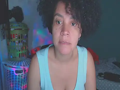 shayna cute online show from 16, 6, 2026