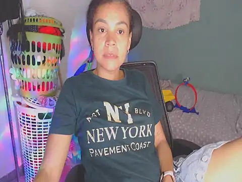 shayna cute online show from 29, 6, 2026