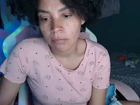 shayna cute online show from 3, 8, 2026