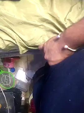 Snapshot of KARNEs24666 chatting on 5, 11, 2025 KARNEs24666 online show from 5, 11, 2025