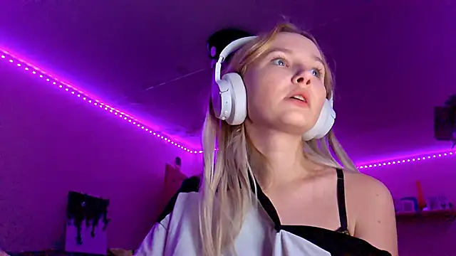 KarinRobertson online show from 13, 11, 2025