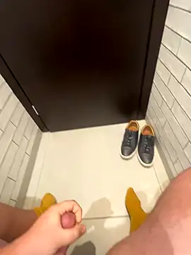 Snapshot of ChubbyBrit chatting on 1, 12, 2025 ChubbyBrit online show from 1, 12, 2025