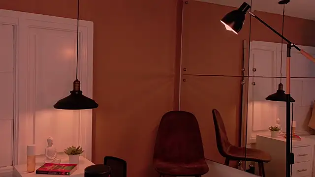 Snapshot of Raven444 chatting on 8, 11, 2025 Raven444 online show from 8, 11, 2025