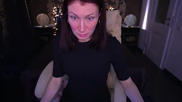 AmiraGoldd online show from 13, 4, 2026