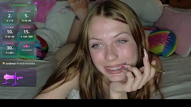 kittenkisses3 online show from 15, 4, 2026