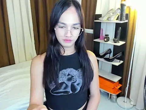 PetiteAsianTrisha online show from 5, 1, 2026