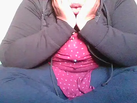 Snapshot of Mathi_cam chatting on 23, 12, 2025 Mathi cam online show from 23, 12, 2025