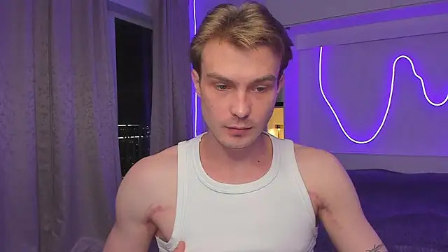 Snapshot of DanteRay chatting on 10, 11, 2025 DanteRay online show from 10, 11, 2025