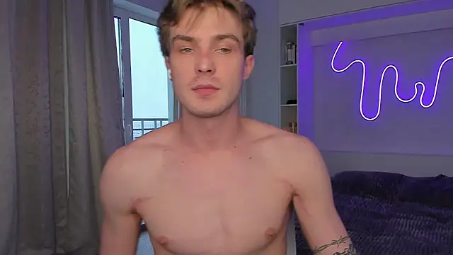 Snapshot of DanteRay chatting on 18, 11, 2025 DanteRay online show from 18, 11, 2025