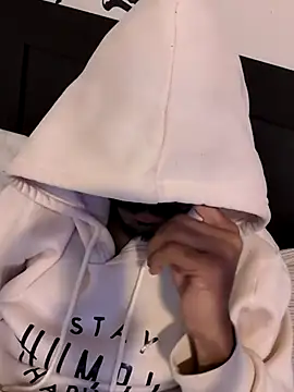 skinnydddue online show from 4, 11, 2025