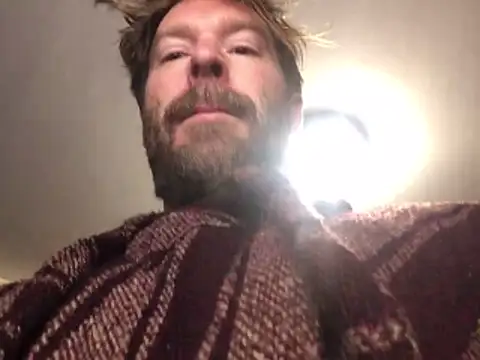 Snapshot of RockHammercock chatting on 19, 11, 2025 RockHammercock online show from 19, 11, 2025