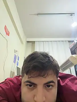 Snapshot of Muvvt chatting on 5, 11, 2025 Muvvt online show from 5, 11, 2025