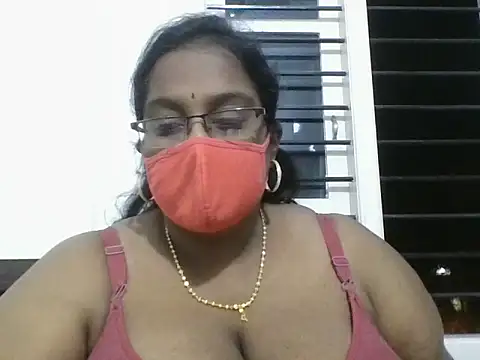 hootypriya online show from 7, 4, 2026