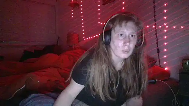 Redriddinghood8 online show from 4, 2, 2026