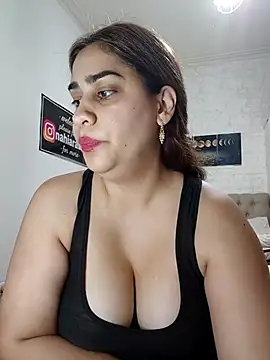 nahiarabiel33 online show from 18, 4, 2026