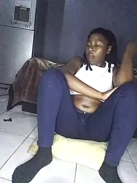 freakyCouple012 online show from 18, 11, 2025