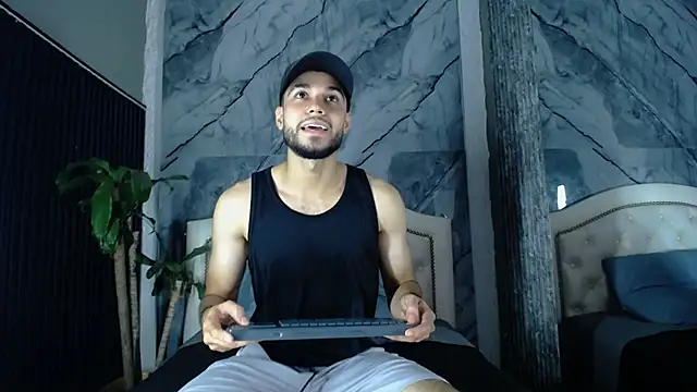 Snapshot of Bry_Dalton chatting on 12, 11, 2025 Bry Dalton online show from 12, 11, 2025