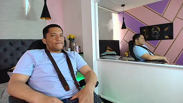 Snapshot of Kai_santos_ chatting on 8, 11, 2025 Kai santos online show from 8, 11, 2025