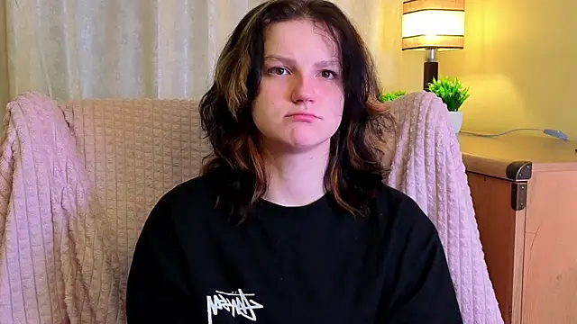 LatinaHuguenin online show from 10, 4, 2026