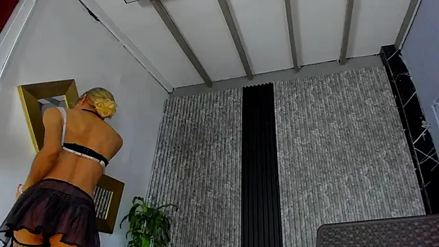 Caitlyn-Joness  online show from 12, 1, 2026