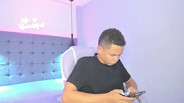 Liams18 online show from 21, 11, 2025