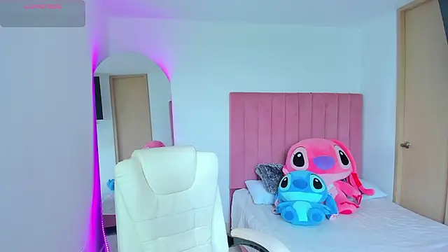 Janettcruz online show from 28, 3, 2026