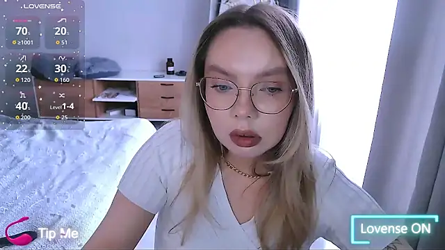 PolinaXXXXJones online show from 10, 3, 2026