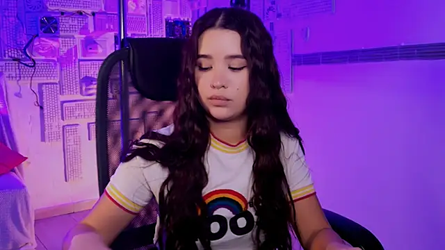 Snapshot of AnnaGarcias_ chatting on 6, 11, 2025 AnnaGarcias online show from 6, 11, 2025