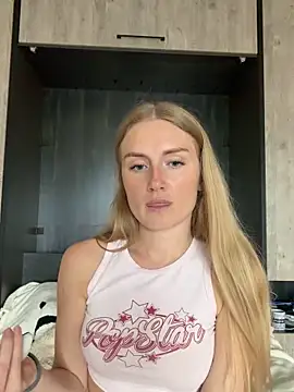 Snapshot of olliebells chatting on 12, 6, 2026 olliebells online show from 12, 6, 2026