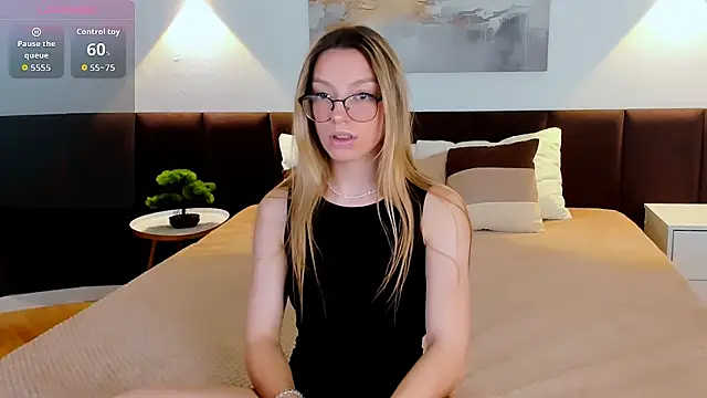 CindyMoriLove online show from 26, 11, 2025