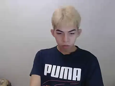 Snapshot of Urhotsilverboy chatting on 25, 5, 2026 Urhotsilverboy online show from 25, 5, 2026