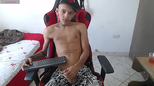 Snapshot of thebesthot chatting on 17, 11, 2025 thebesthot online show from 17, 11, 2025