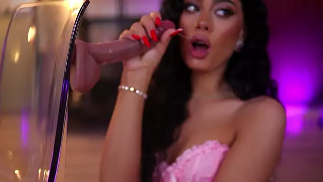 RavennaDArcy online show from 25, 2, 2026