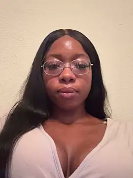 Snapshot of SwissMirelle chatting on 9, 11, 2025 SwissMirelle online show from 9, 11, 2025